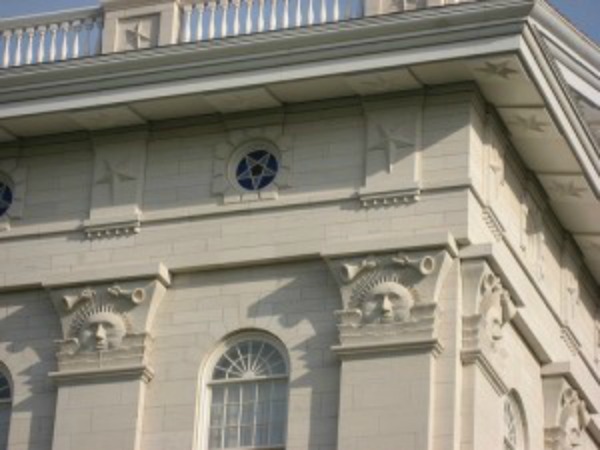 Can you tell me about the inverted stars on the Nauvoo Temple?